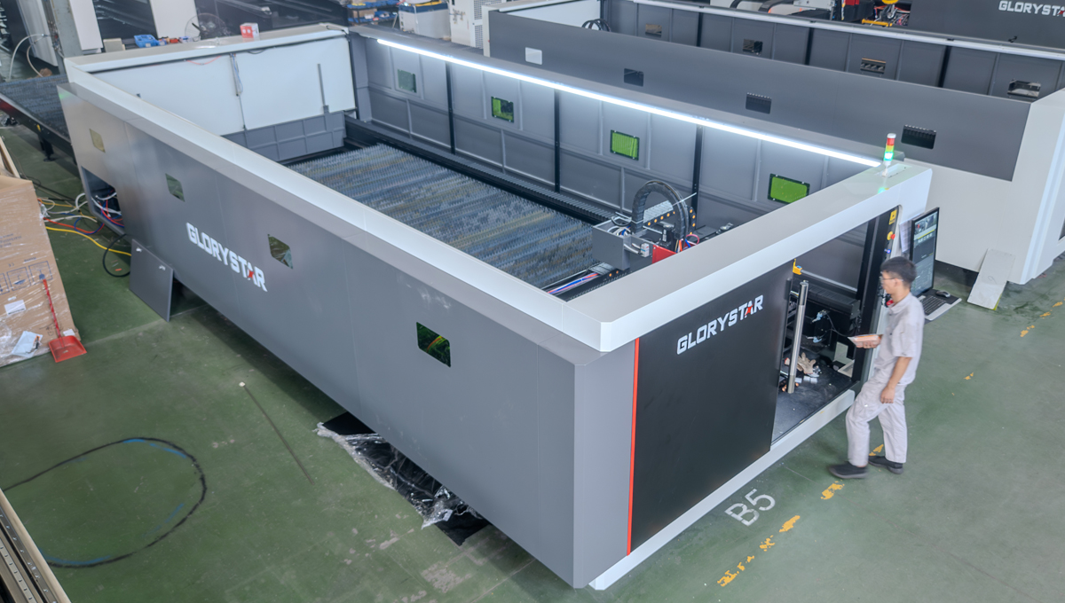 激光切割機保護鏡使用壽命及影響因素分析